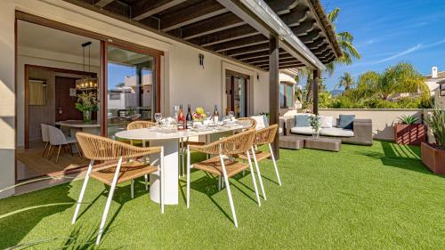 VACATION MARBELLA I Private HEATED Swimming pool Walking distance to Puerto Banus Security 24-7 BBQ Pool Table WiFi - image 2