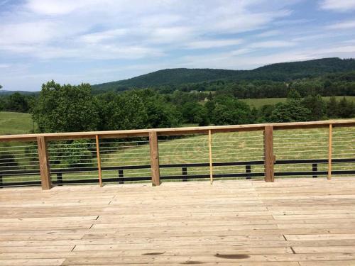 Glamping Getaway on an Impressive Farm near Charlottesville, Virginia in Gordonsville (Virginia)