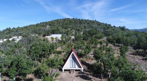 Off-Grid Cabin Rental for a Getaway in Utah in 斯普林城
