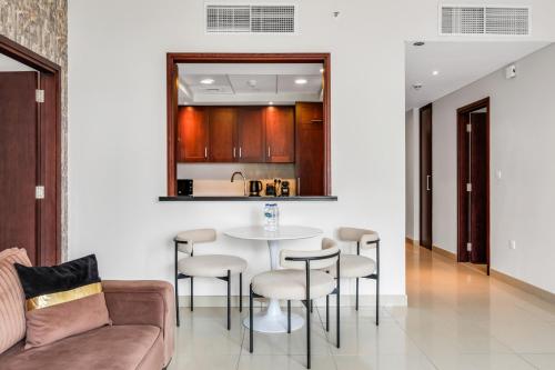 Bellavista Apartments Holiday Homes LLC - 29 Boulevard 1 Bedroom Apartment Fountain Views, Dubai (photo 5)