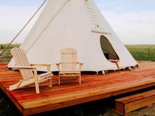 Cozy and Authentic Tipi Rental on Working Horse Ranch near Denver, Colorado in Hudson (CO)