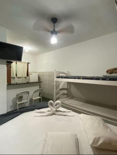 1 double bed, 1 bunk bed