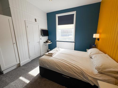 Deluxe Double Room image 7