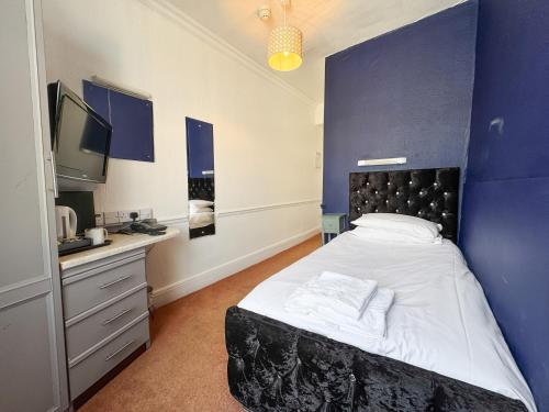 Delmont Hotel - image 9