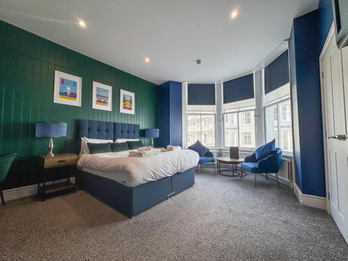Deluxe Suite with Sea View image 4