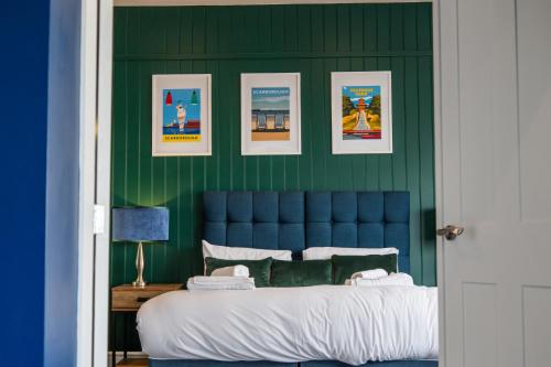 Deluxe Suite with Sea View image 5