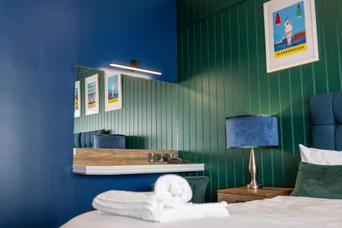 Deluxe Suite with Sea View image 8
