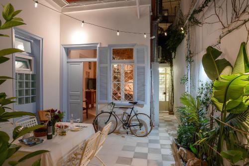 Athenian Cypress House, Atene