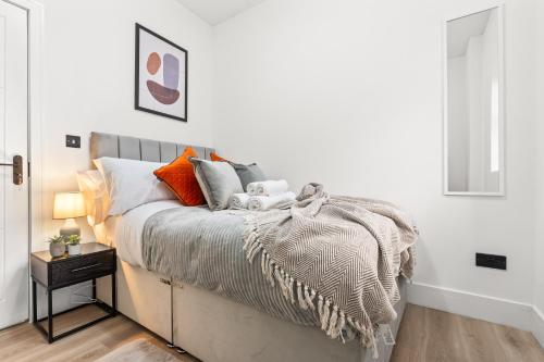 Stunning 4 Bed, Sleeps 10, Parking, Londyn
