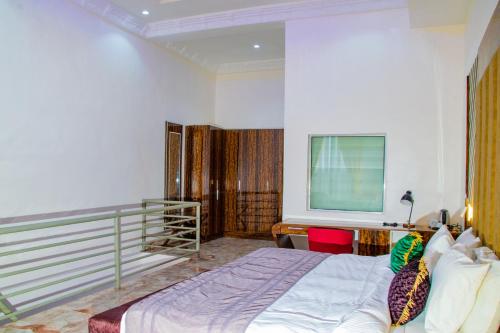 Radissononyx Awka in Awka