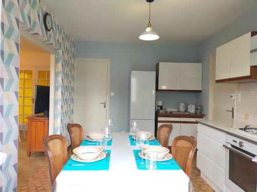 Iekārtas, Chez Tata Malou - Maison avec jardin, cour fermée, proche toutes commodités (Chez Tata Malou - Maison avec jardin, cour fermee, proche toutes commodites) in Saint-Julien-Chapteuil