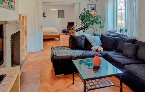 One-Bedroom Holiday Home