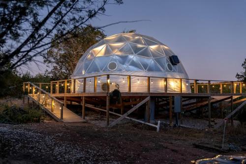 Luxurious Dome for Unforgettable Stays in Burnet, Texas in 伯尼特