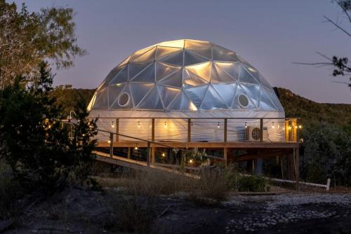 Luxurious Dome for Unforgettable Stays in Burnet, Texas in 伯尼特