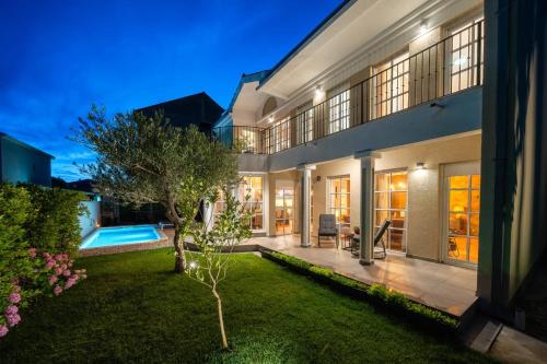Deluxe Villa