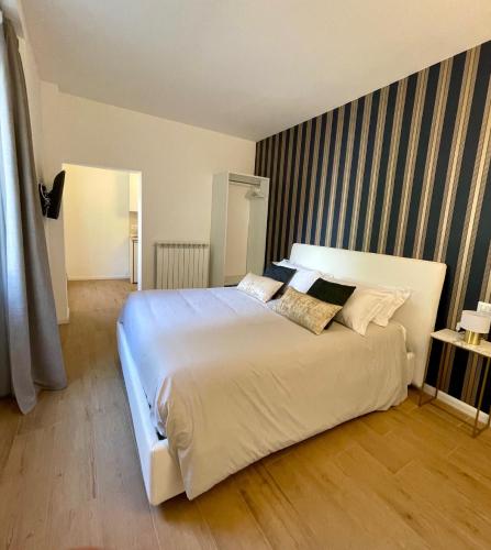 One-Bedroom Deluxe Apartment