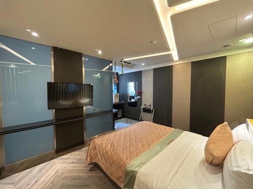 room detail thumbnail 0