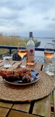 Plassenzicht Logies & Sloepverhuur in ลูซเดรก