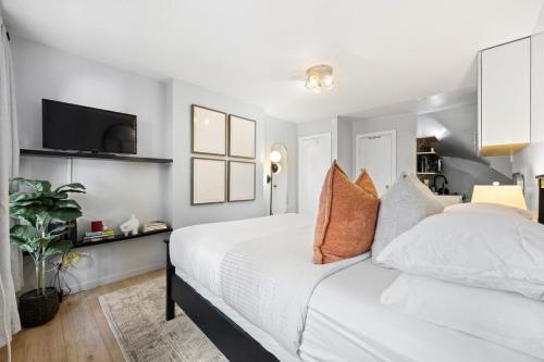 Studio Haven in Times Square & Nearby Restaurants, New York (photo 2)