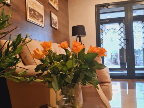 One-Bedroom Apartment image 7