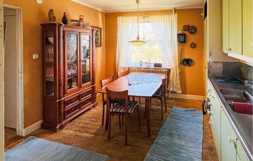 Kitchen, 3 Bedroom Nice Home In Brattfors in Storebro