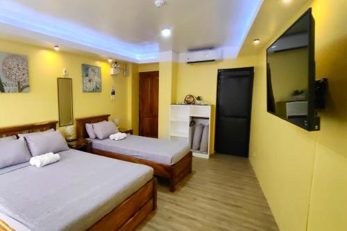 Standard Triple Room image 8