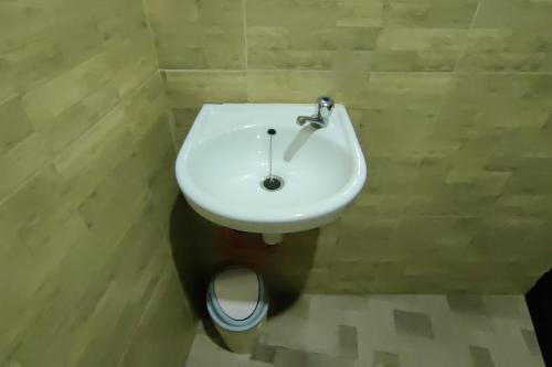 Standard Triple Room image 2