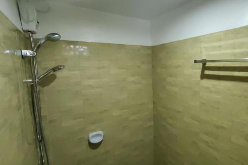 Standard Queen Room image 2