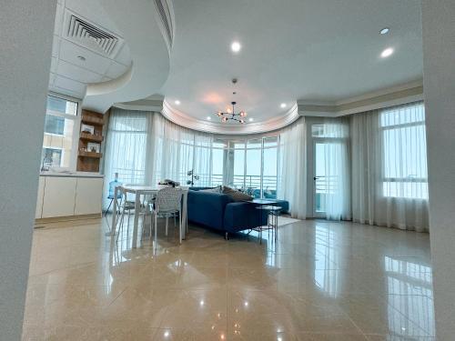 DreamShoma-Sea View 2BR Pool Gym, Dubai (Foto 2)