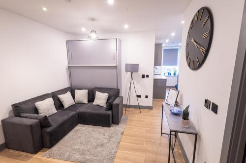 Chic 2King BD Apt London with Ensuite & Pull Out Bed 4
