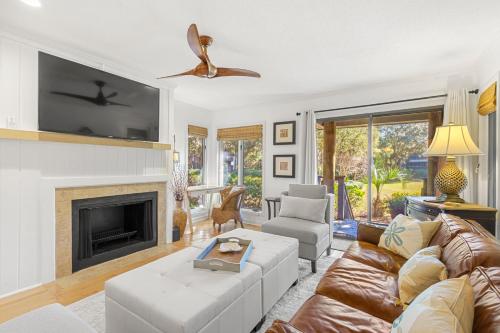 4513 Parkside Villa by Akers Ellis Rentals