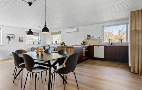 Kitchen, Cozy Home In Ebeltoft With Wifi in Ebeltoft City Center