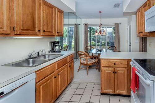 4834 Turtle Cove Villa by Akers Ellis Rentals in 基窪島(SC)