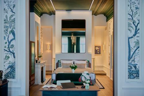 room detail thumbnail 1