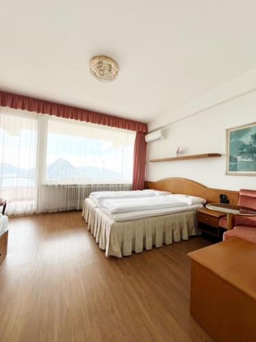 Hotel Colibrì Room Type - Triple Room with Lake View and Balcony
