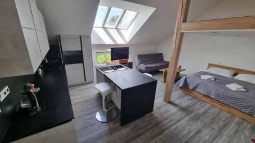 2 twin beds, 1 sofa bed