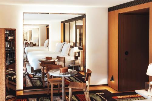 room detail thumbnail 0