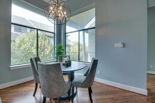 Spacious EaDo Getaway Less Than 1 Mi to Toyota Center! in Houston, USA