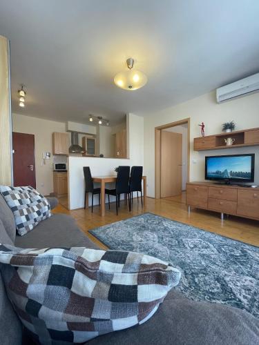 Midtown Apartments - Easy Check-in&Parking, Budapest (photo 4)