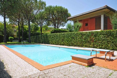 Villa Torre 9P AC 2 pools 300 m from the sea gîte à louer Cinquale