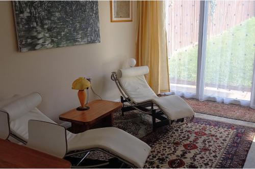 Bali Hi Cliff Cottage-Sleeps 2-Hot Tub-5MinBeach in 伊斯特徹奇