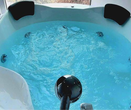 Double Room with Spa Bath image 1