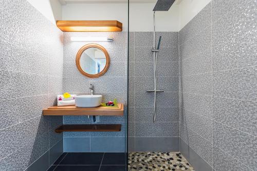 ห้องน้ำ, Les nuits de l'Anse - Villa Plumbago in เบราร์ด
