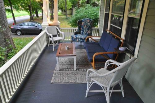 Private Hot Tub - 3 bedroom Village Home in Fleischmanns (NY)