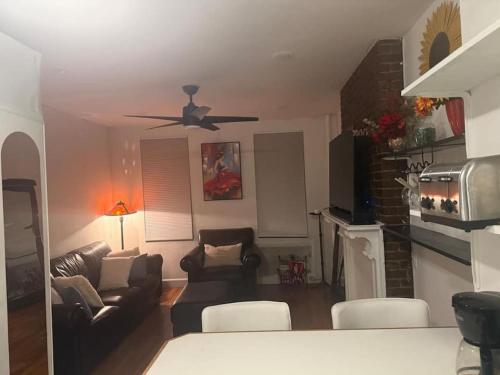 Luxury city condo, New York (photo 6)