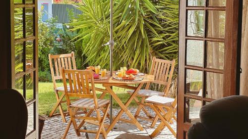 Coastal Garden Paradise Retreat- 6 min from the beach chambre d'hôte Regateiras