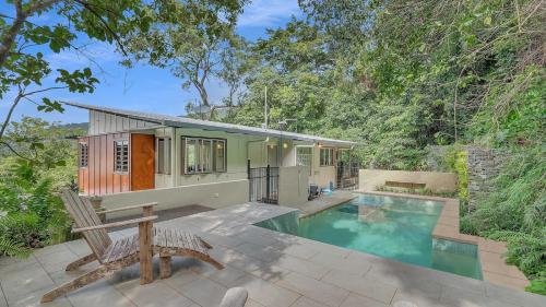 Mountain Breeze Retreat in คาราโวนิกา