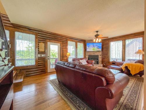 LAKE ESCAPE LAKE ESCAPE