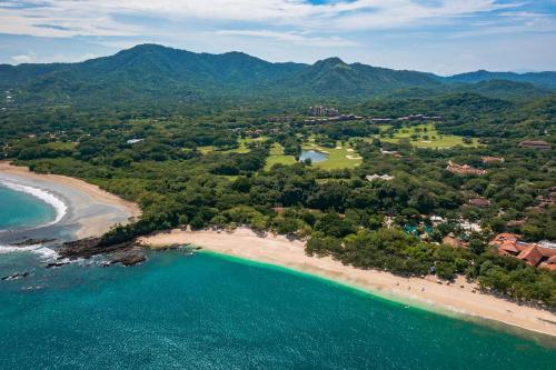 Beautifully Remodeled Condo w - Pool