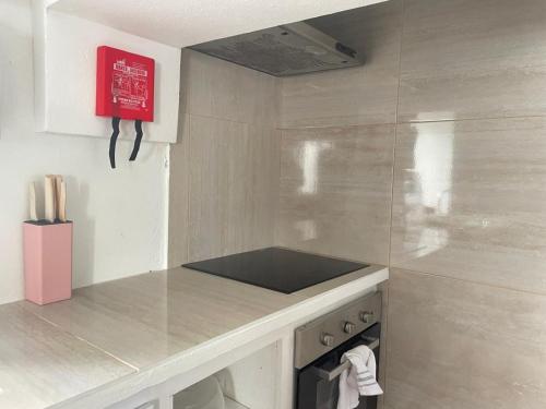 House In The Valley in อัลการ์เวีย